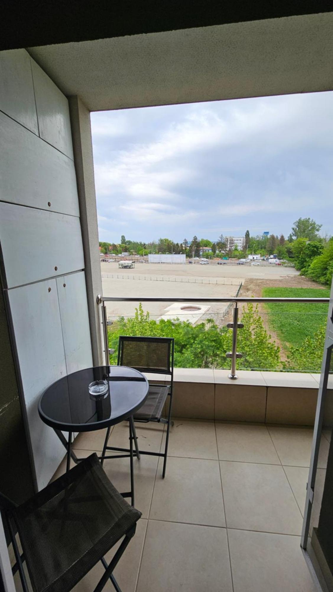 Airport Residence 3 Otopeni Bagian luar foto